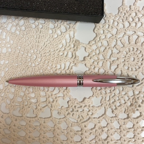 Rare Givenchy pen and keychain set - Picture 7 of 10